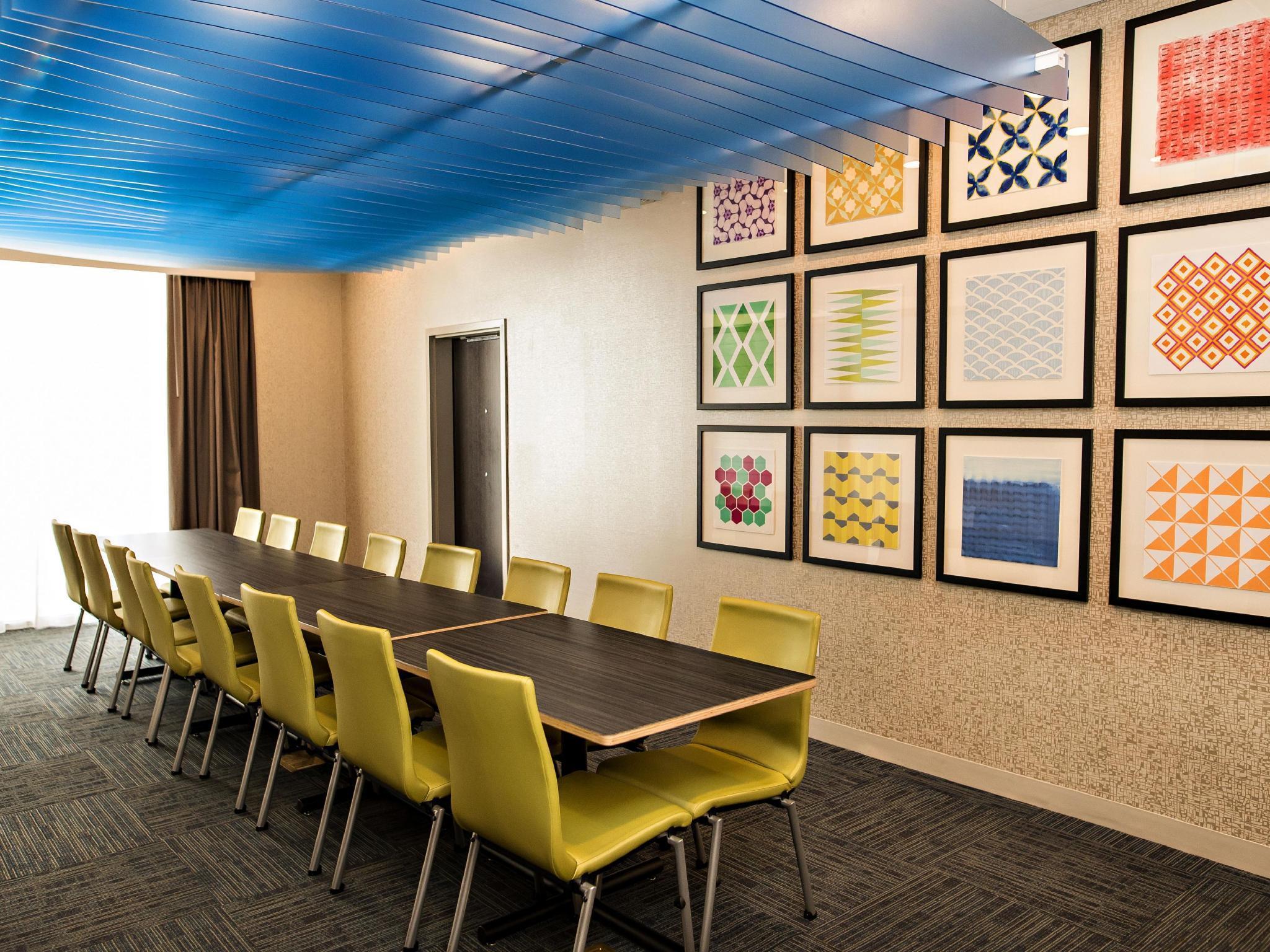 Holiday Inn Express & Suites - Marietta By Ihg Экстерьер фото