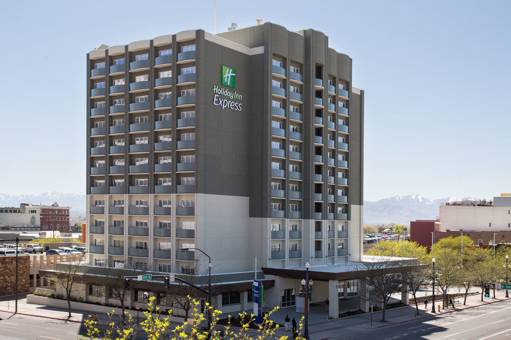 Holiday Inn Express & Suites - Marietta By Ihg Экстерьер фото